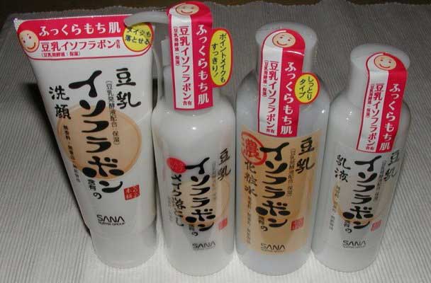 โฟมล้างหน้าเต้าหู้ Sana Nameraka Cleansing Foam