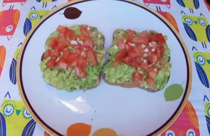 วิธีทำขนมปังหน้าอะโวคาโด