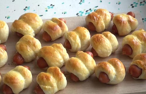 ขนมปังไส้กรอก