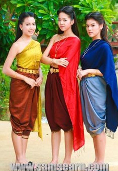 ชุดเล่นสงกรานต์