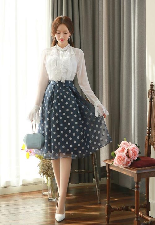 ชุดทำงานแบบเรียบร้อย