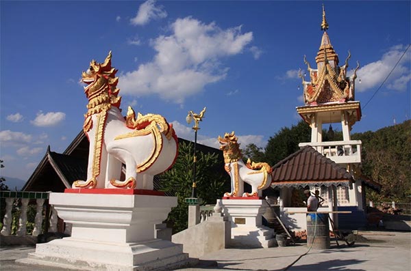 วัดพระธาตุจอมแจ้ง