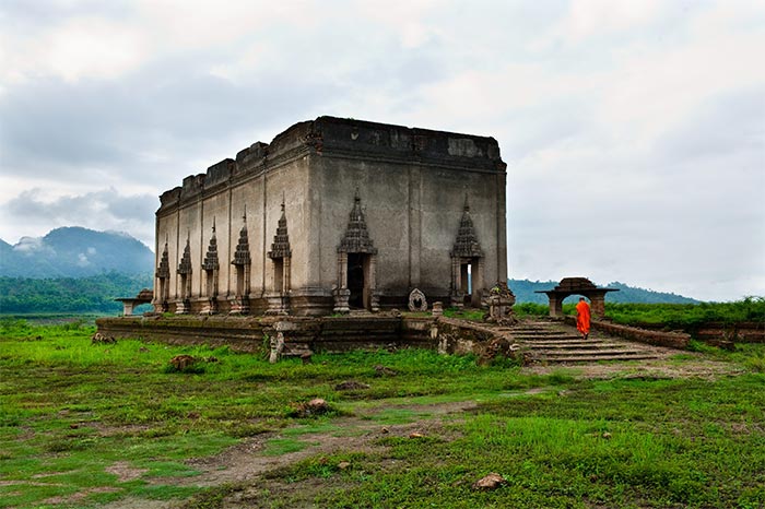 เมืองบาดาล